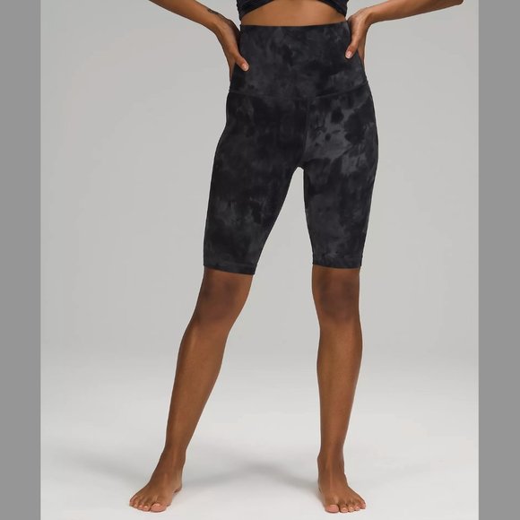 lululemon athletica Pants - EUC lululemon Align Super-High-Rise Short 10" - Diamond Dye - 6